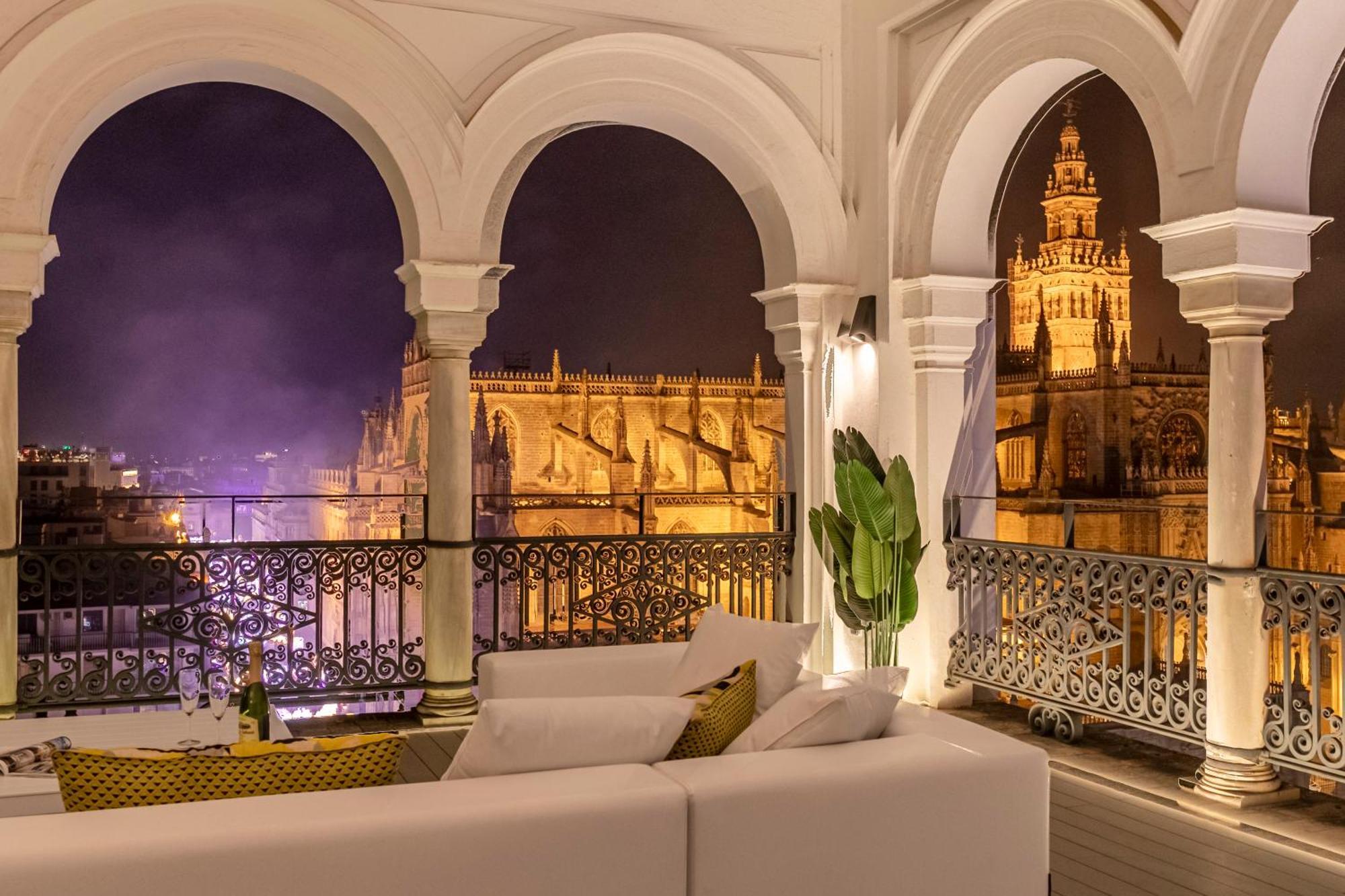Isg Apartments The Most Exclusive Apartment In Sevillaparking Экстерьер фото