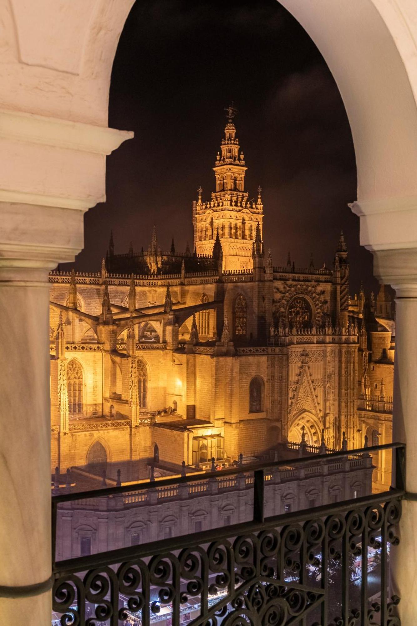 Isg Apartments The Most Exclusive Apartment In Sevillaparking Экстерьер фото