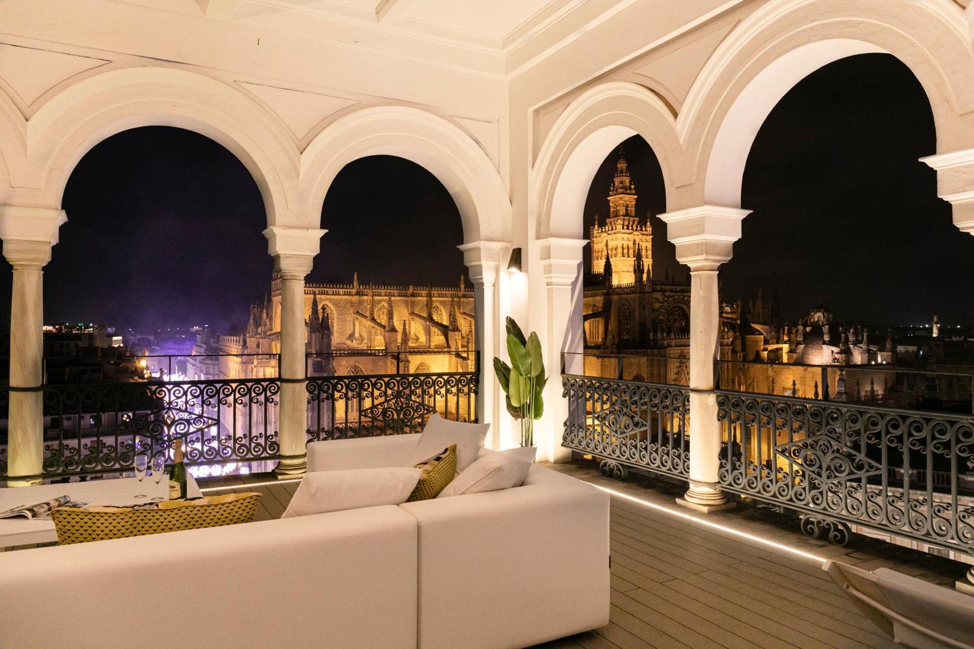 Isg Apartments The Most Exclusive Apartment In Sevillaparking Экстерьер фото