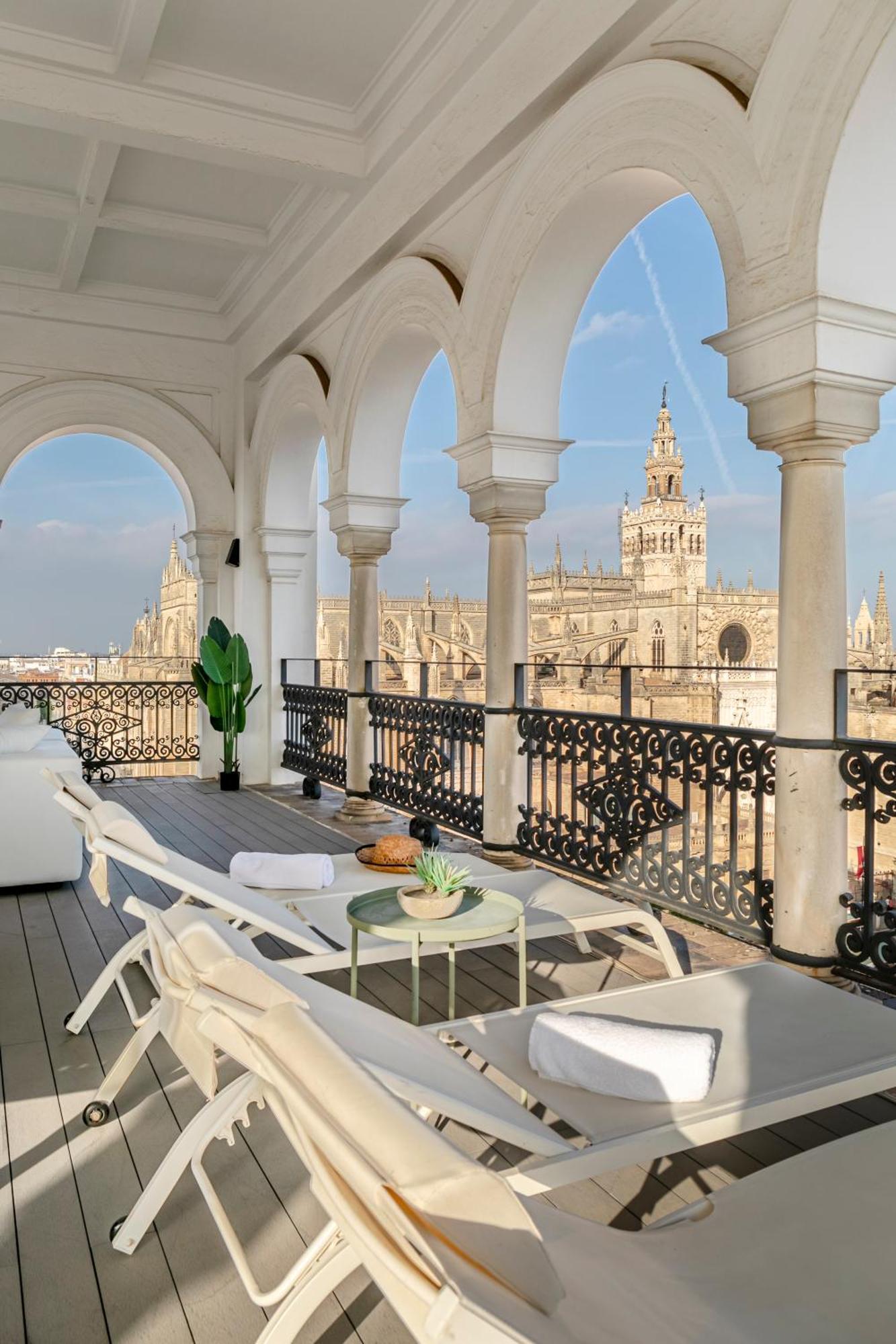 Isg Apartments The Most Exclusive Apartment In Sevillaparking Экстерьер фото